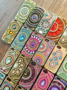 Funda de Teléfono Móvil de Lujo con Bordado de Cuentas de Acero Inoxidable, Diseño Personalizado, Estilo Budista, Hecha a Mano - Product Image 6