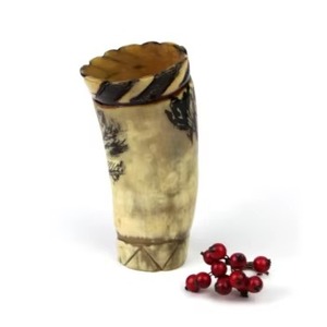 Vaso Ecológico de Cuerno Natural con Diseño Rústico de Pájaro Pintado a Mano de REHMAN CRAFT - Product Image 2