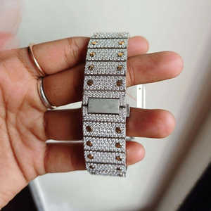 Montre Hip Hop personnalisée en acier inoxydable, sertie de cristaux de saphir et de moissanite, avec baguettes et pierres incrustées, faite à la main pour homme - Product Image 5