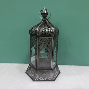 Farol Marroquí de Hierro/Vidrio de Diseño Artesanal con Acabado Antiguo para Decoración del Hogar - Product Image 2