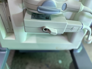 Utilisé pour le système d'échographie LOGIQ P5 avec sondes 12L et C4-8, testé en 2010, fonctionne, sans garantie - Product Image 5