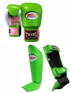 Protector de espinillas y guantes de boxeo Twins Leather Muay Thai FBGVL4 - 61 Verde Nuevo Modelo Twins Set de entrenamiento y sparring para kickboxing - Product Image 2