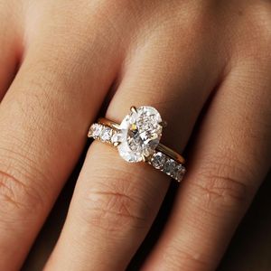 Anillo Solitario con Halo de Diamantes Auténticos de Corte Ovalado, Cultivados en Laboratorio, 3.01CT, con Oro Sólido de 14K, Ideal para Regalo de Compromiso o Boda para Enamorados - Product Image 4
