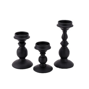 Ensemble de bougeoirs décoratifs en métal noir avec revêtement en poudre, design géométrique, décoration d'intérieur - Product Image 4