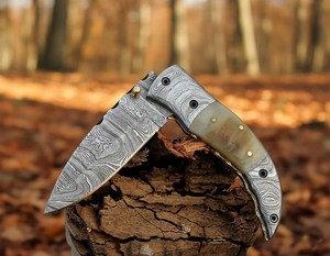 Cuchillo de bolsillo de acero de Damasco forjado a mano con punta de clip, cuchillo plegable con bloqueo Line Lock, mango de madera, OEM, ODM, personalizable, directo de fábrica - Product Image 3