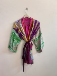 Kimono de seda teñido a mano, corto, para mujer, tipo chaqueta, para la playa. - Product Image 4