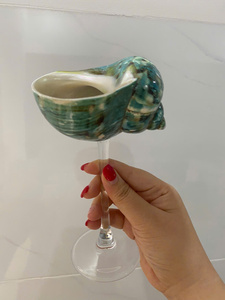 Vaso de Vidrio Hecho a Mano con Diseño de Conchas Marinas para Uso en Restaurantes y Hoteles - Product Image 6