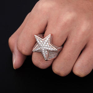 Anillo de lujo de plata de ley 925 con diseño de estrella de moissanita y diamante, con forma geométrica, para minoristas de joyería de moda. - Product Image 1
