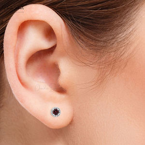 Oferta Especial: Pendientes de Oro Blanco de 14K con Diamantes Minimalistas y Halo, 1.5CTW, Turmalina Rosa de Corte Brillante, con Cierre a Presión, en Oferta - Product Image 5