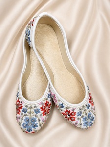 Zapatos Planos Jutti Bordados para Mujer, con Diseño Étnico Floral y Pedrería, Forro de Terciopelo y Gamuza, Ideales para Fiestas, Bodas y Caminatas - Product Image 2