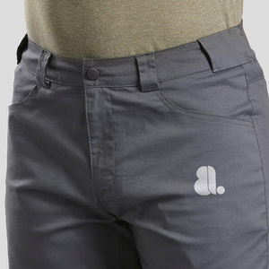 Pantalones Cortos Bermuda para Hombre, Color Gris Oscuro, Cintura Media, Cierre de Botones, Secado Rápido, Tela Oxford, Logotipo Frontal, Estilo Casual - Product Image 4