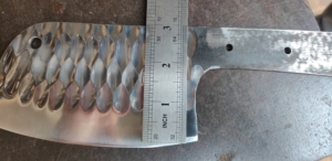 Couteau en acier forgé à la main personnalisé avec manche en bois, lame en forme de pied de mouton, pour le camping et les activités de plein air - Product Image 3