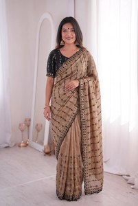 Elegante Saree de Seda Beige con Bordado Negro y Blusa con Lentejuelas para Mujer, Traje Tradicional Indio para Bodas - Product Image 2