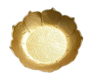 Lotus Shaped <b>Gold</b> Metal Urli Bowl Elegant Home Decor Floating Flower <b>Candles</b> Luxury Brass Urli for Table Other <b>Candle</b> <b>Holders</b> - Product Image 3
