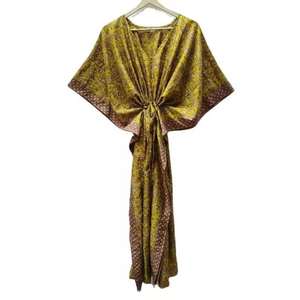 Kaftan en soie fleuri élégant pour femmes, parfaits pour couvrir les maillots de bain, par Ethnic Craft Hub India - Product Image 5
