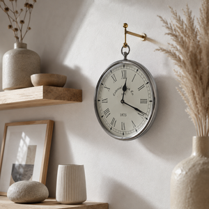 Reloj de Pared de Metal Estilo Vintage |   Reloj de Pared de Cuarzo con Números Romanos | Reloj de Pared Decorativo para Sala de Estar, Oficina, Decoración del Hogar - Product Image 4