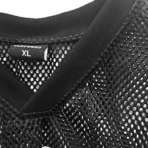 Camiseta de Manga Corta con Cuello en V de Malla BW Flavors para Hombre, Estilo Urbano, Holgada, Transpirable, Negra con Rayas Azules - Product Image 3