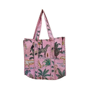 Sac fourre-tout en coton imprimé bloc jungle rose vibrant-Essentiel de mode durable - Product Image 1