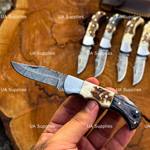 Couteau pliant artisanal en acier Damas avec verrouillage arrière, manche en corne de cerf et bois noir, lame droite, qualité industrielle, vente en gros OEM - Product Image 4