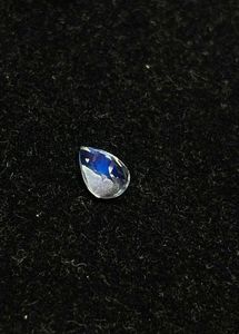 Piedra lunar arcoíris azul fuego facetada natural, corte de pera. Piedra lunar arcoíris africana, corte de pera. - Product Image 4
