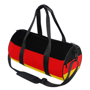 Sac de sport unisexe, nouveau design, en polyester, sac de voyage, logo personnalisé, style tendance pour femmes et hommes, imperméable et isolé - Product Image 3