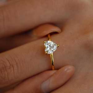 Romantic Heart Cut Diamond Solitaire <b>Proposal</b> <b>Ring</b> VS1 1.01CT Lab Grown With 10K Solid Gold IGI Certified Wedding Promise Gift - Product Image 2