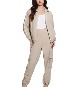 Ensemble deux pièces pour femme, coupe-vent vintage à capuche avec cordon de serrage, survêtement en nylon personnalisé par sublimation pour l'hiver - Product Image 1