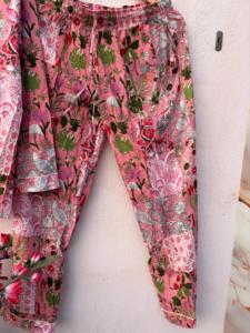 Conjunto de Pijama de Algodón con Estampado de Patchwork para Mujer, Ropa de Dormir y de Estar por Casa con Bolsa a Juego, Suave y Transpirable, Ropa de Dormir de Verano al por Mayor - Product Image 3
