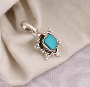 Pendentif en turquoise naturelle, bijoux en argent sterling 925, collier en pierre précieuse bleue pour femmes, pendentifs en argent faits à la main, vente en gros - Product Image 6
