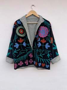 Chaqueta Bomber Corta de Terciopelo Marrón, Bordada con Diseño Suzani, Acolchada, Transpirable, Ecológica, Hecha a Mano, Estilo Bohemio, para Otoño e Invierno - Product Image 4