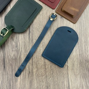 Élégantes Étiquettes de Bagage en Cuir Pleine Fleur Légères Faites à la Main, Design Minimaliste, Étiquettes en Cuir Véritable pour Voyages Internationaux - Product Image 4