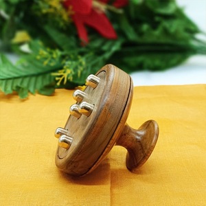 Masseur facial Gua Sha en bois rustique écologique avec artisanat en bois d'acacia massif pour la relaxation musculaire - Cadeau du Nouvel An - Product Image 4