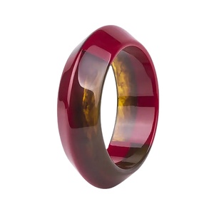 Brazalete de Resina Acrílica Roja Clásica de Moda, Diseño Elegante, Joyería Unisex Moderna, Brazaletes Elegantes para Aniversario, para Mujer - Product Image 1