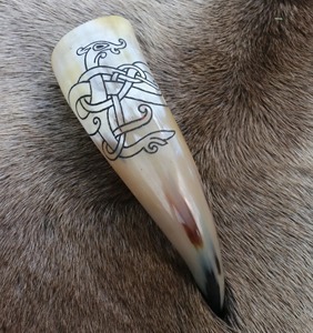 Vaso de Cuerno Pulido Ecológico Genuino con Funda de Cuero, Jarra de Cerveza Estilo Vikingo, Vajilla Medieval para Taberna, Regalo para el Hogar - Product Image 5