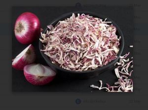 Flocons d'oignon rouge séchés naturellement de haute qualité pour assaisonnement de snacks, provenant d'un fabricant indien, au prix de gros. - Product Image 2