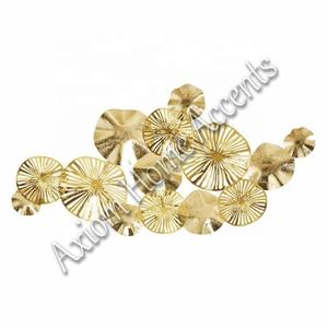 Art mural minimaliste en métal avec design géométrique Pièce élégante pour salon ou bureau moderne par Axiom Home Accents - Product Image 4