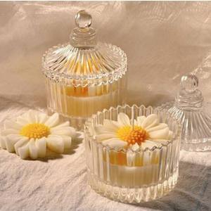 Bougie parfumée dans un récipient en verre de luxe avec embellissements floraux artistiques pour la décoration de la maison, les événements et les cadeaux haut de gamme - Product Image 5