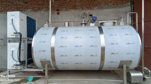 Enfriador de Leche a Granel Pranam Ji 4KL BMC de Acero Inoxidable de 4000 Litros, Diseñado con Dos Secciones Internas Separadas de 4000 Litros Cada Una - Product Image 3