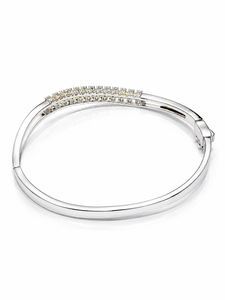 Brazalete de Moissanita con Corte Redondo en Plata de Ley 925 con Engaste de Garras |   Elegante Brazalete Apilable para Mujer, Chapado en Rodio - Product Image 3