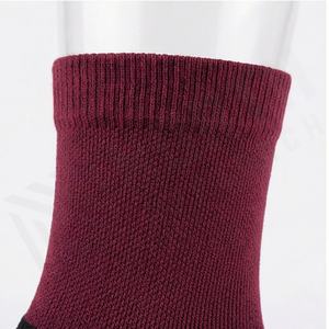 ถุงเท้าวิ่งกีฬาแบบกำหนดเองสำหรับมาราธอน ยูนิเซ็กซ์ ระบายอากาศได้ดี รองรับแรงกระแทก เหมาะสำหรับวิ่งระยะไกล ปรับแต่งสีได้ - Product Image 4