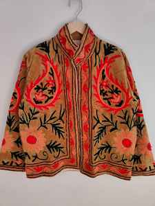 Chaqueta Bomber Corta de Invierno para Mujer, Reversible, Transpirable, Ecológica, con Bordado Suzani de Terciopelo - Product Image 5