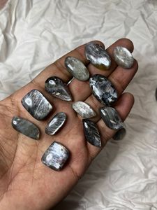 Cabujón de Piedra Solar Gris Natural en Formas Mixtas - Product Image 1