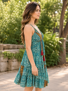 Vestido Premium Bohemio Verde con Estampado Floral, Tirantes Finos, Dobladillo con Volantes, Escote en V Profundo, Espalda Descubierta con Cordón Ajustable para Mujer - Product Image 2