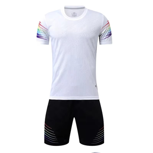 Uniformes de Fútbol al Por Mayor con Diferentes Diseños, Nueva Llegada, Color Personalizado, Cómodos, Precio Económico, Hechos en Pakistán - Product Image 1