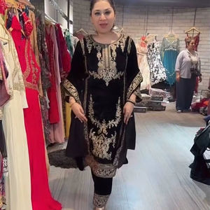 Ramdev Trading Kurta/Kurti pour femme en velours de soie moderne, à broderie riche, séchage rapide, coupe classique, imprimé numérique, toutes saisons, pour les fêtes - Product Image 1