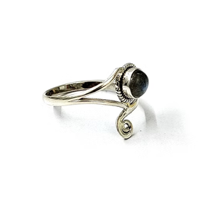 Elegant <b>Labradorite</b> Round Gemstone <b>Ring</b> in 925 Silver For Unisex Luxury Everyday Wear Jewelry - Product Image 3