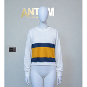 Sudadera corta de invierno con cuello alto y cremallera para mujer, con logotipo frontal bordado en 3D, 100% algodón, fabricada por Antom Enterprises - Product Image 2