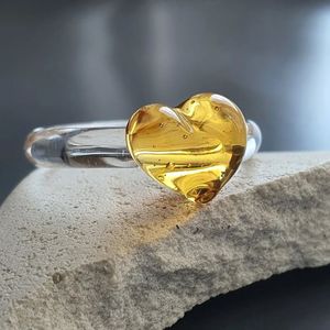 Bagues en résine faites à la main pour femmes, bijoux légers et colorés pour un usage quotidien, des fêtes, des mariages, des festivals et des occasions spéciales - Product Image 6