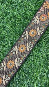 Encaje Rapiyar de alta calidad ideal para bordes de sarees, lehengas, estilismo de vestidos y calzado. - Product Image 2