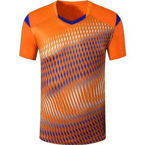 เสื้อยืดกีฬาคุณภาพสูงสำหรับทุกเพศ พิมพ์ลายดิจิทัล ระบายอากาศได้ดี รับผลิตแบบ OEM พร้อมบริการสกรีนโลโก้ตามสั่ง - Product Image 3